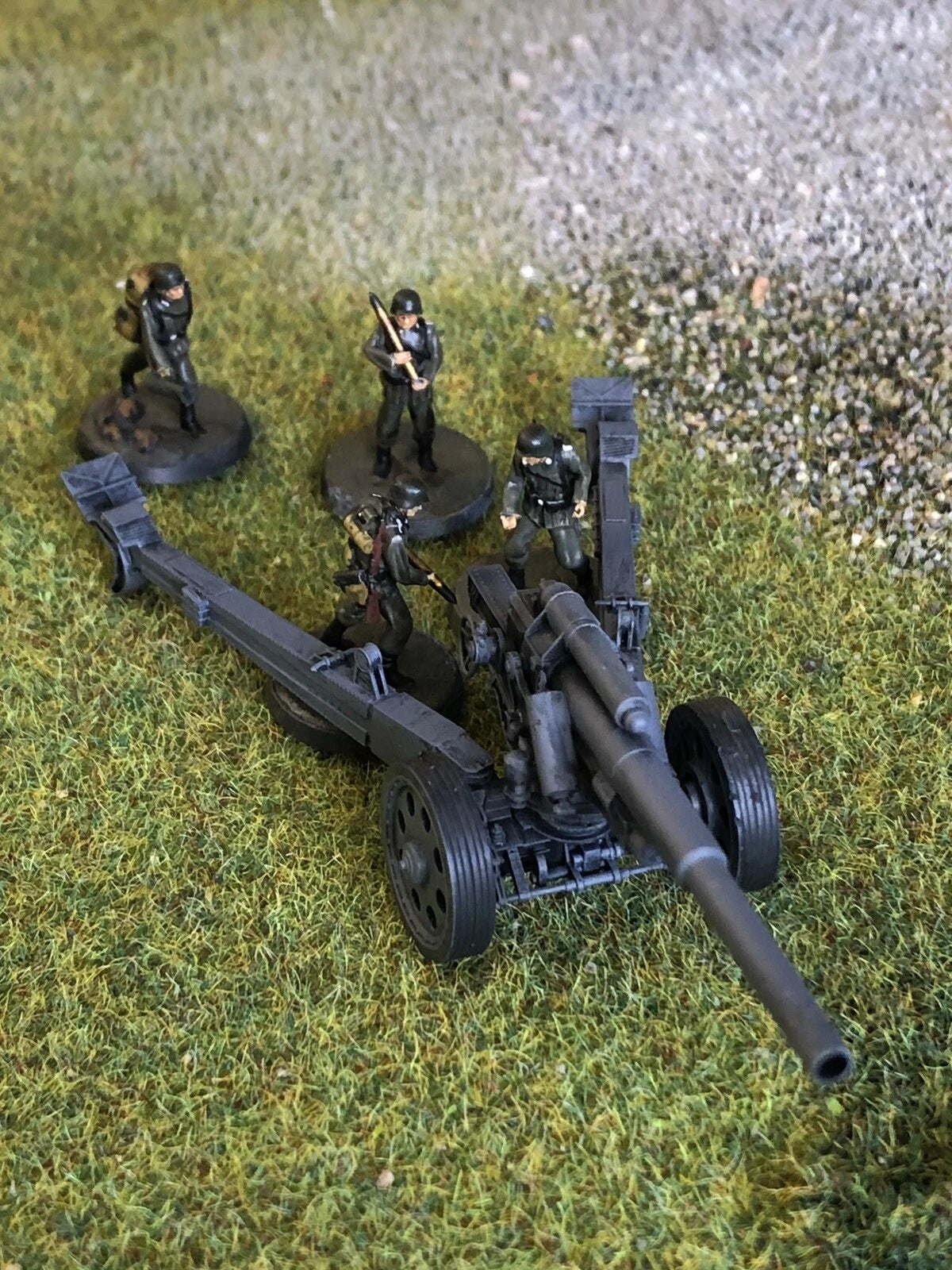 WW2 German 150mm sFH18 Gun Towed. Painted Resin Model