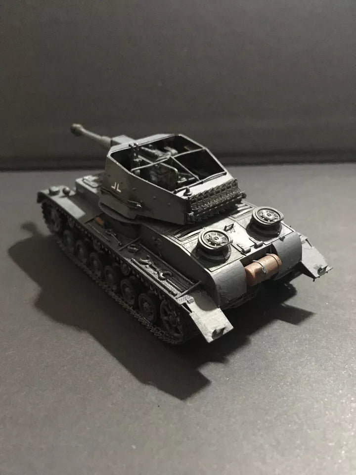 WW2 German Panzer IV 10.5cm LeFH 18/1. Painted Resin Model