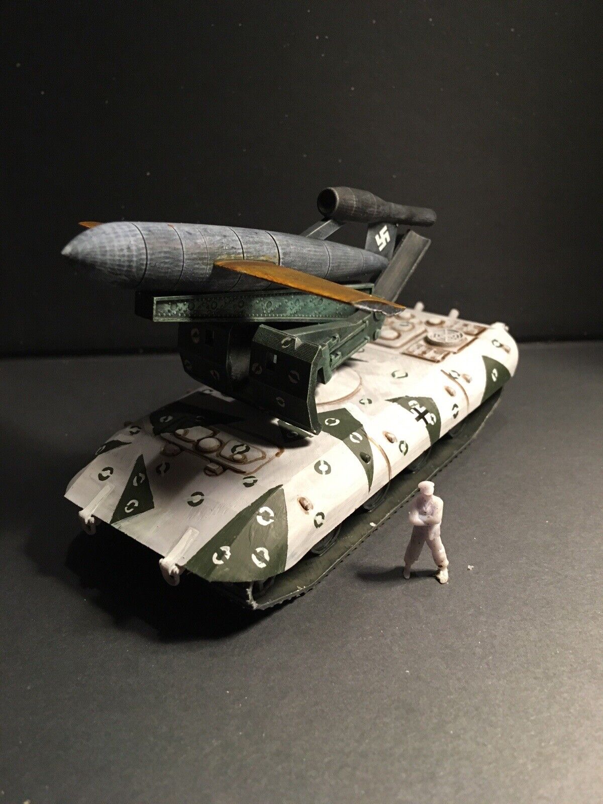 WW2 German E-100 V-1 Launcher. Painted Resin Model