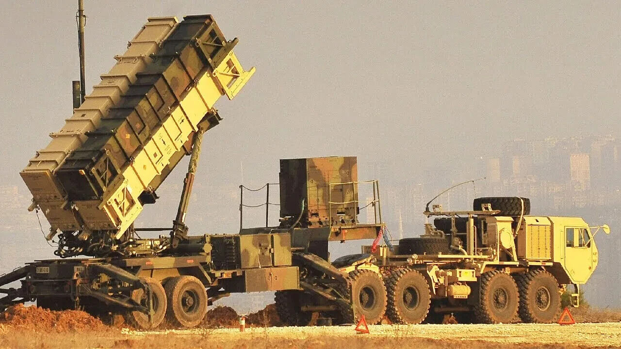 Post War American MIM-104 Patriot Missile System Full Transport set. Painted Resin Model