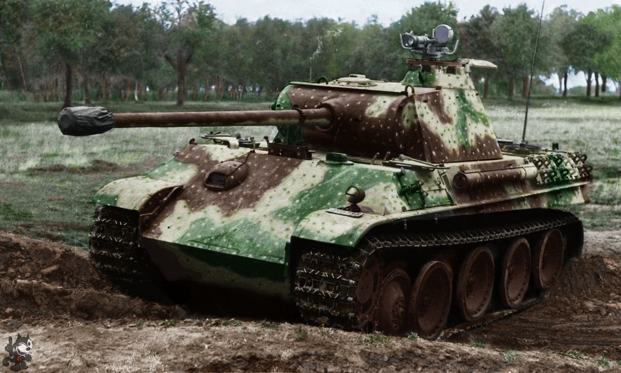 WW2 German Panther Ausf G with Night Vision MG. Painted Resin Model