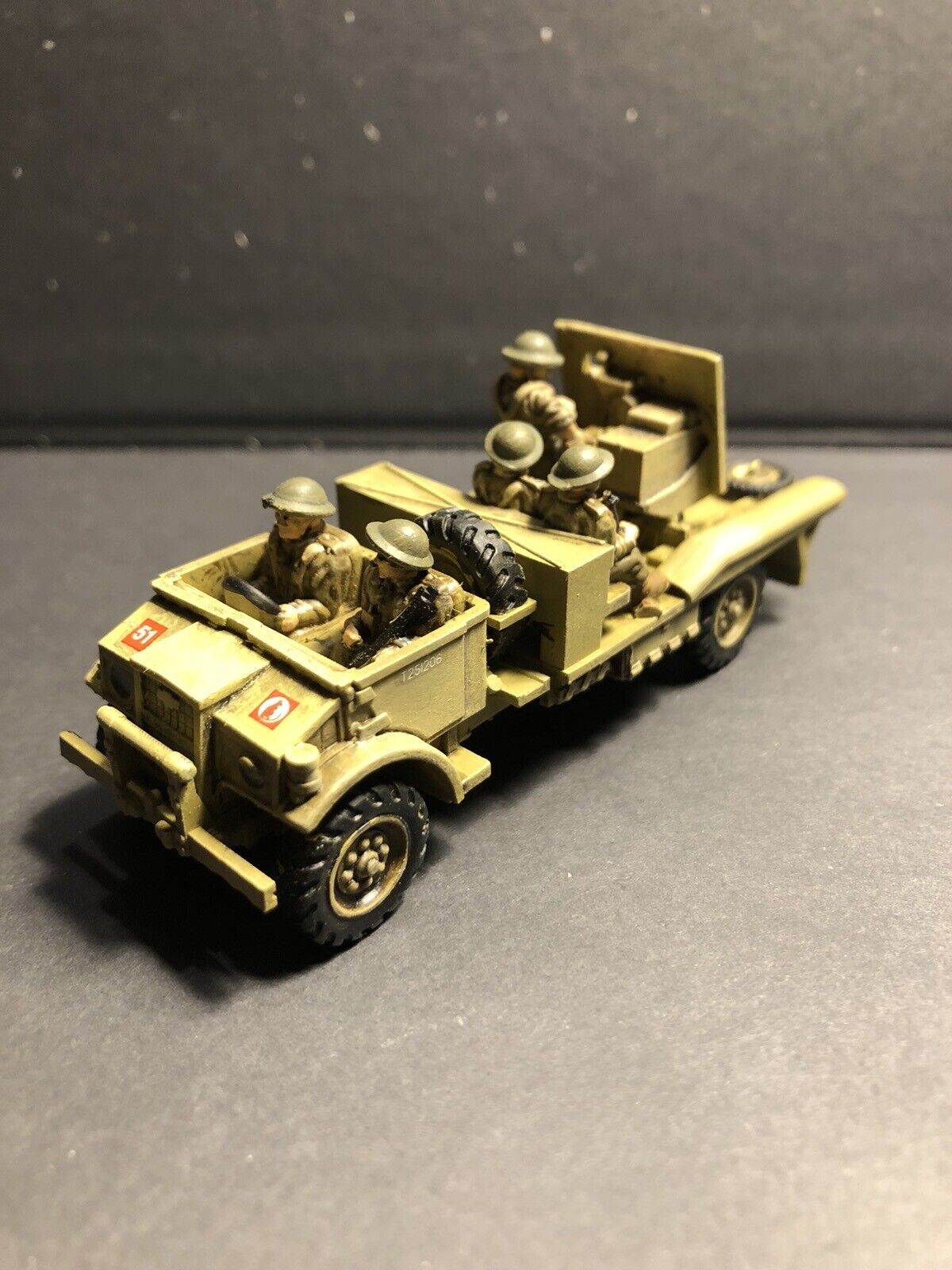 WW2 British 2 pounder Portee + Crew. Painted Resin Model