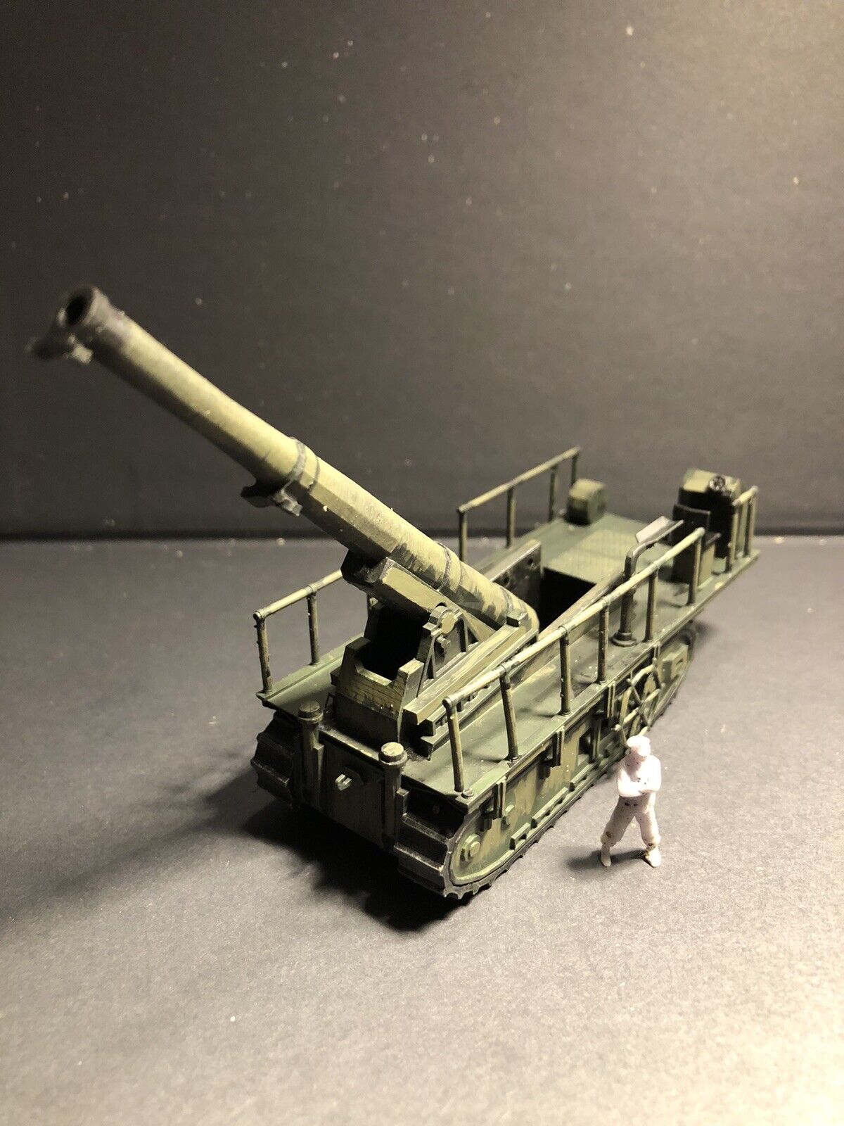 WW1 French Saint Chamond 194mm Self Propelled Gun. Painted Resin Model