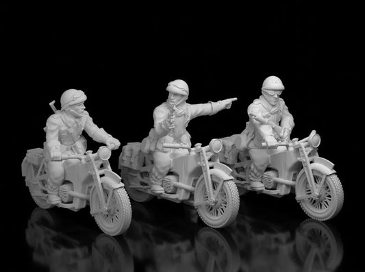 WW2 French Gnome et Rhone Motorcycles x3 With French Riflemen. UnPainted Resin Model