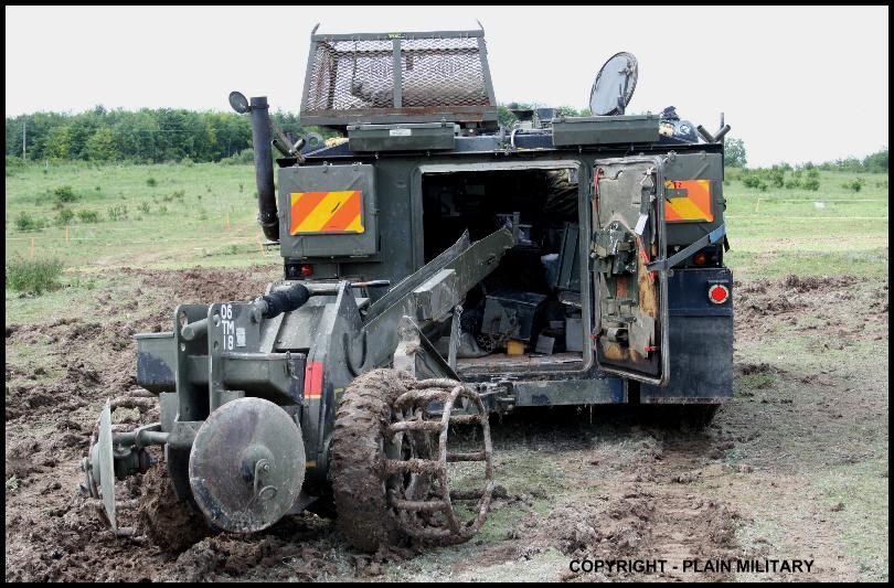 British FV432 Ranger and Barmine Layer. Painted Resin Model