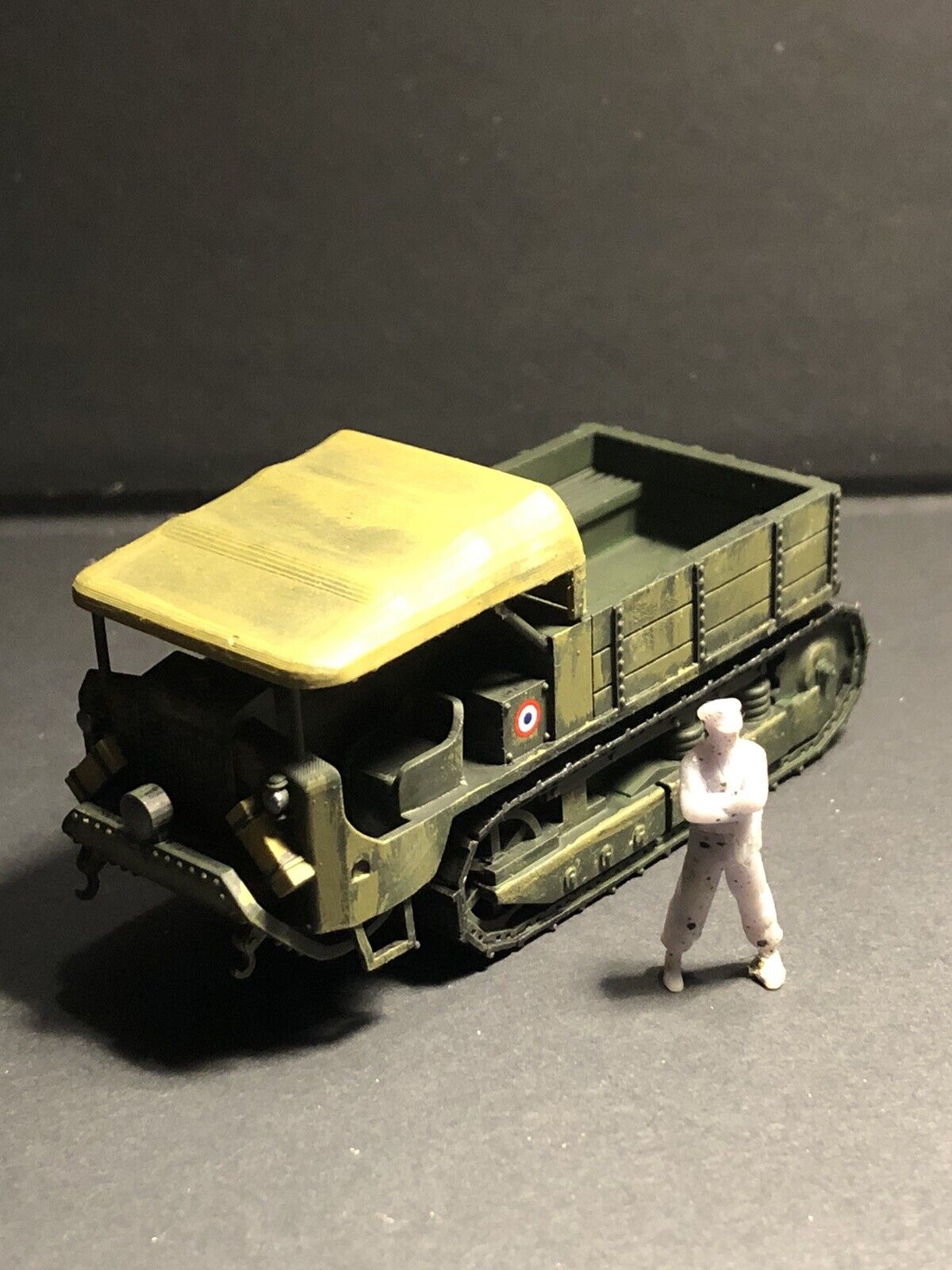 WW1 French Schneider CD Artillery Tractor. Painted Resin Model